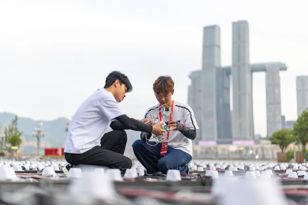 新华社专访｜大漠大飞行工程师陆子祥讲述“新职业”背后的热爱与坚守